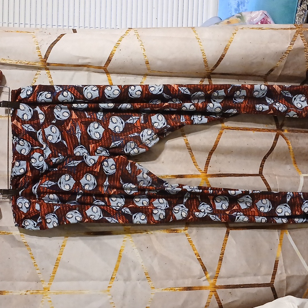 Lularoe Nightmare Before Christmas woman's leggings Size M Medium.